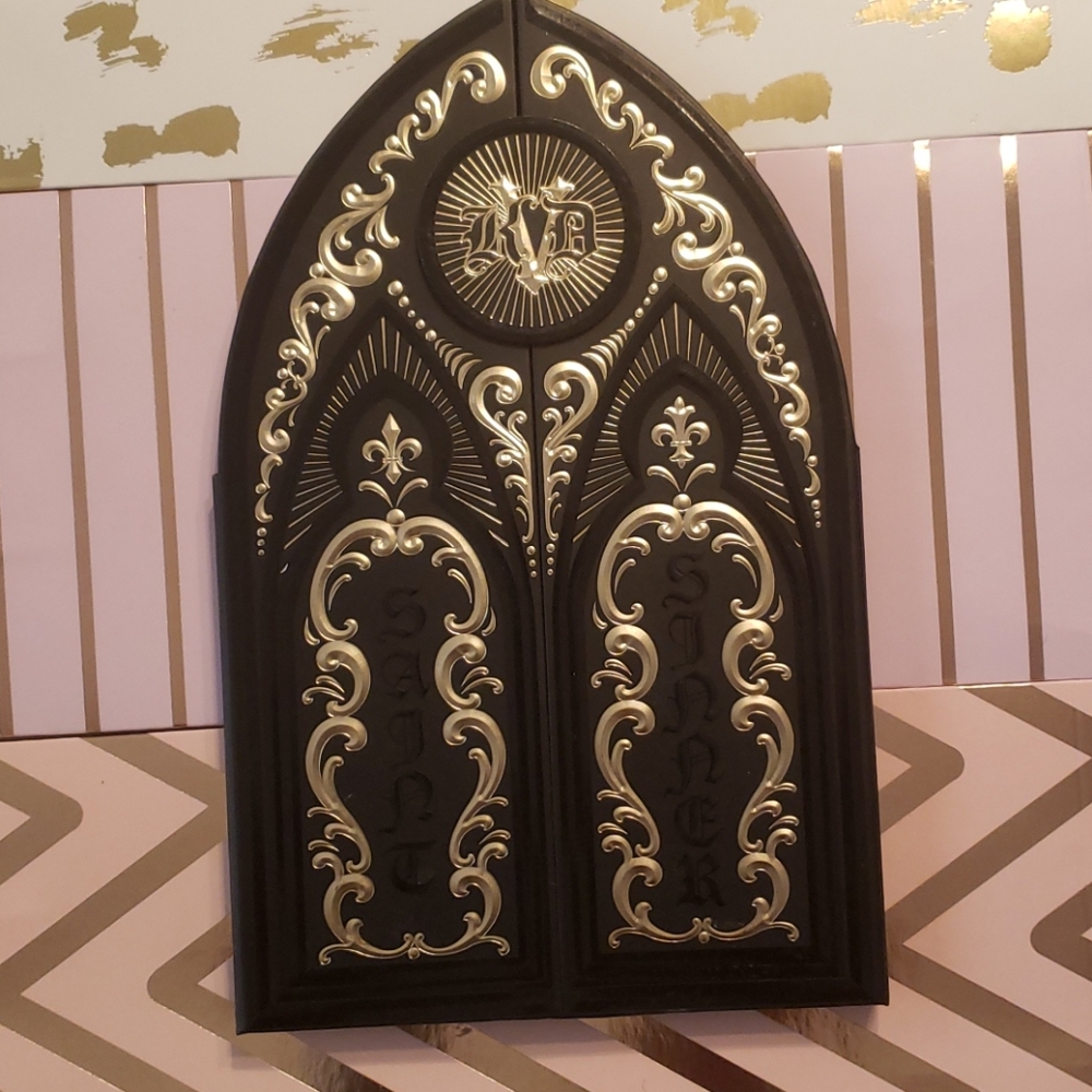 Kat Von D Saint & Sinner Palette